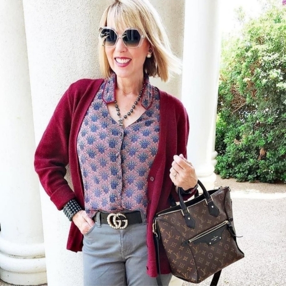 Cabi 3620 fan high collar sleeveless blouse - Picture 1 of 12